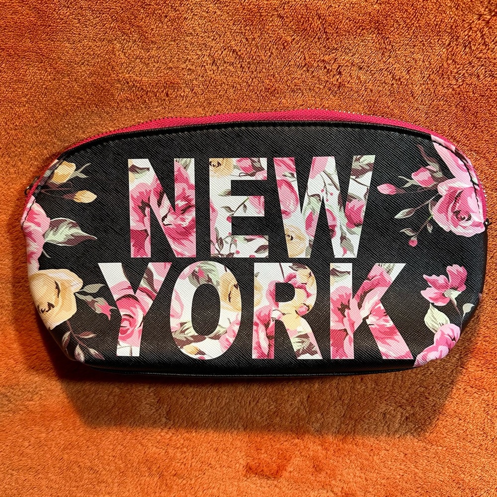 NWOT NEW YORK COSMETIC BAG